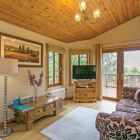 Charlesworth Lodges Glossop Exterior photo